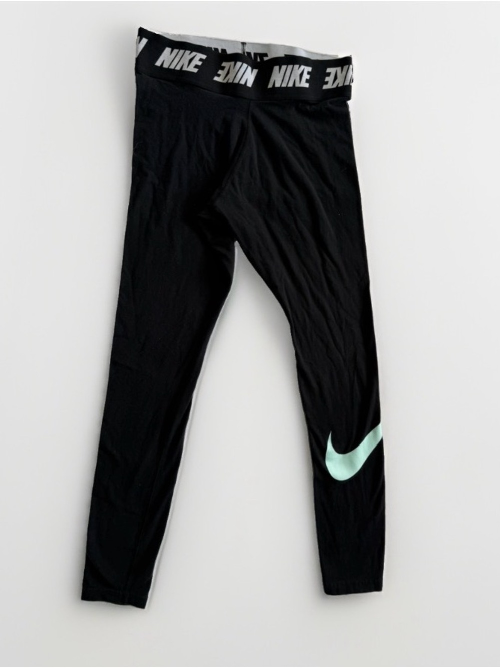 Nike Sportswear Club High Waist Leggings Swoosh Logo Athleisure Workout Sport M